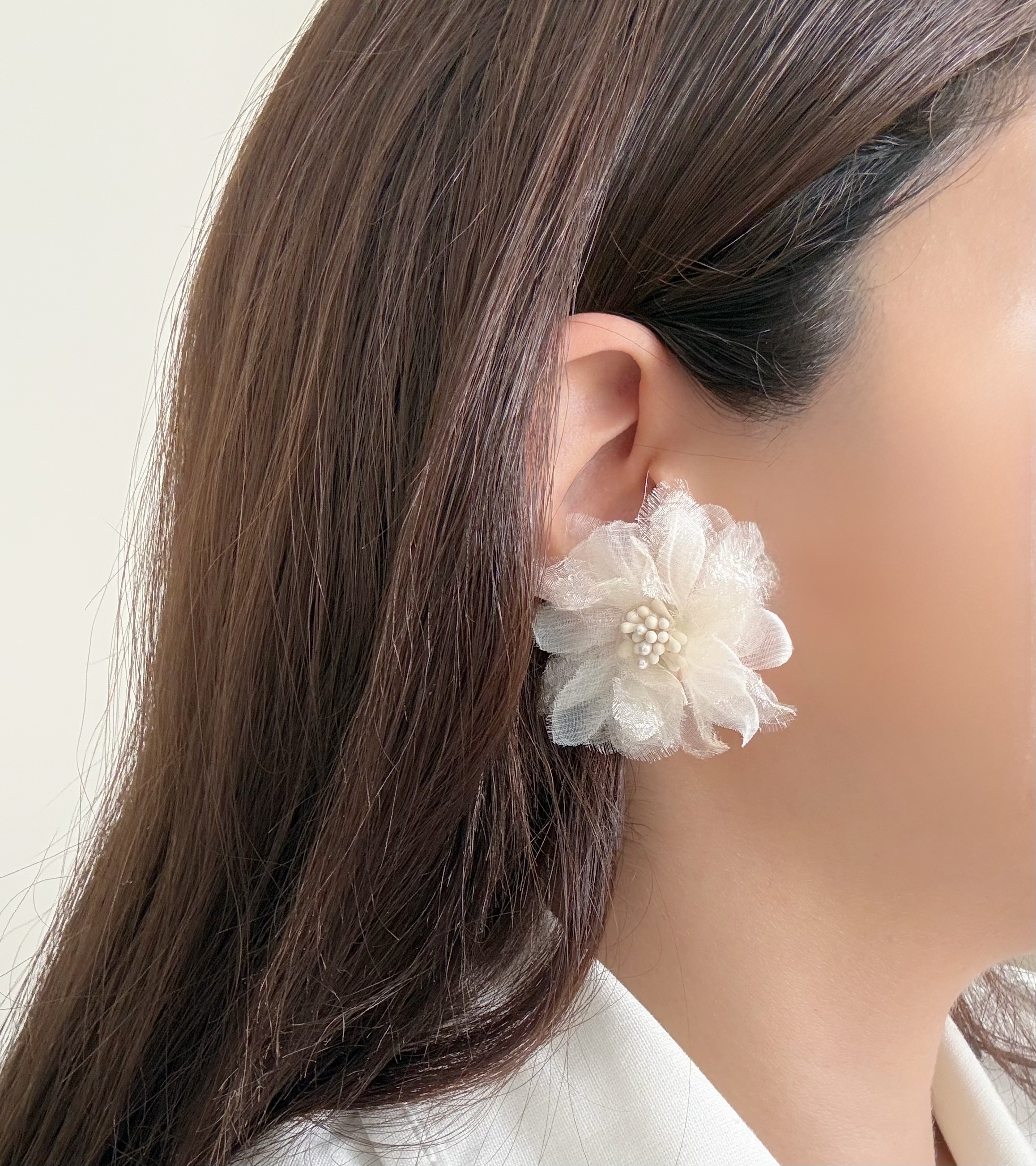 گوشواره زنانه پارچه ای گل سفید